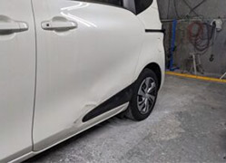 シエンタ板金塗装