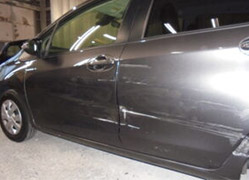 ヴィッツ側面修理